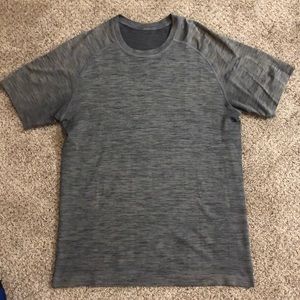 Men’s lululemon shirt